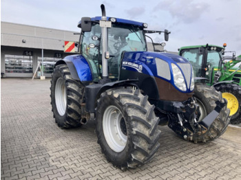 Trator NEW HOLLAND T7.200