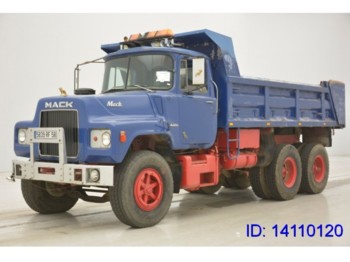 MACK DM609 - 6x4 - Caminhão basculante