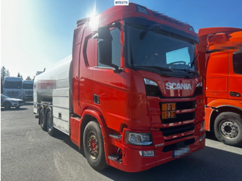 Caminhão tanque Scania R500