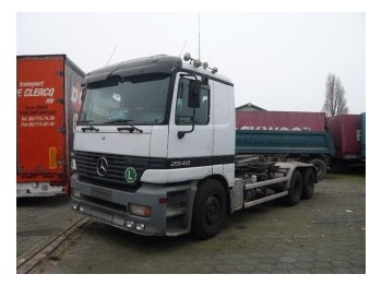 Mercedes-Benz 2540 - Caminhão transportador de contêineres/ Caixa móvel