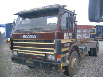 SCANIA  - Caminhão transportador de contêineres/ Caixa móvel