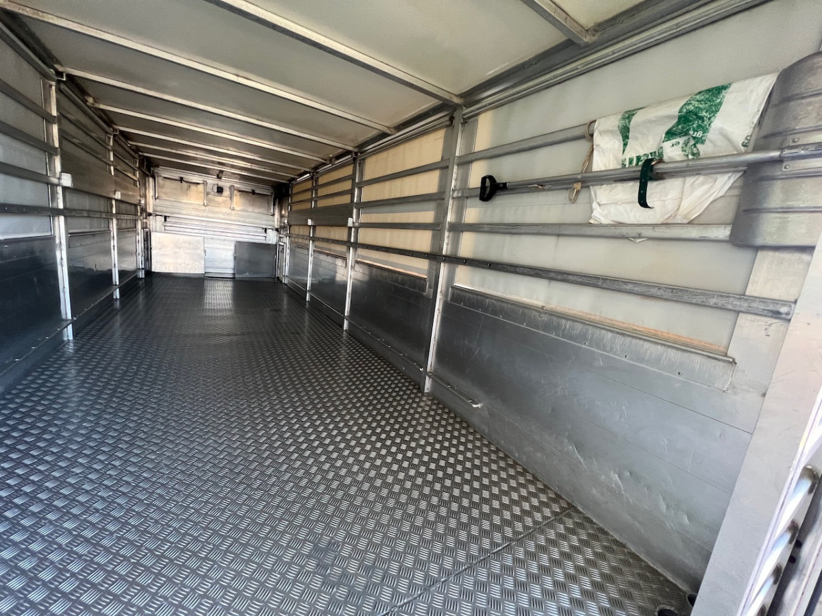 Caminhão transporte de gado IVECO 140E28 Eurocargo: foto 14