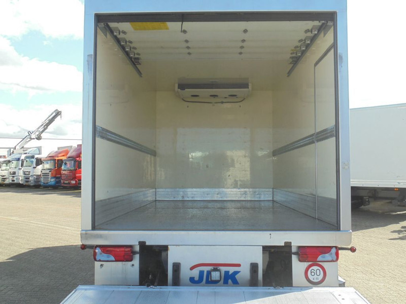 Caminhão frigorífico MAN TGL 8.180 + Euro 5 + Carrier XARIOS 600 + Dhollandia LIFT: foto 11