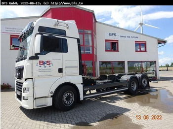 Caminhão transportador de contêineres/ Caixa móvel MAN TGX 26.500 6x2-4 LL Standard Wechsler: foto 2