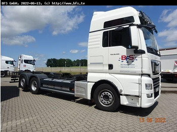 Caminhão transportador de contêineres/ Caixa móvel MAN TGX 26.500 6x2-4 LL Standard Wechsler: foto 3