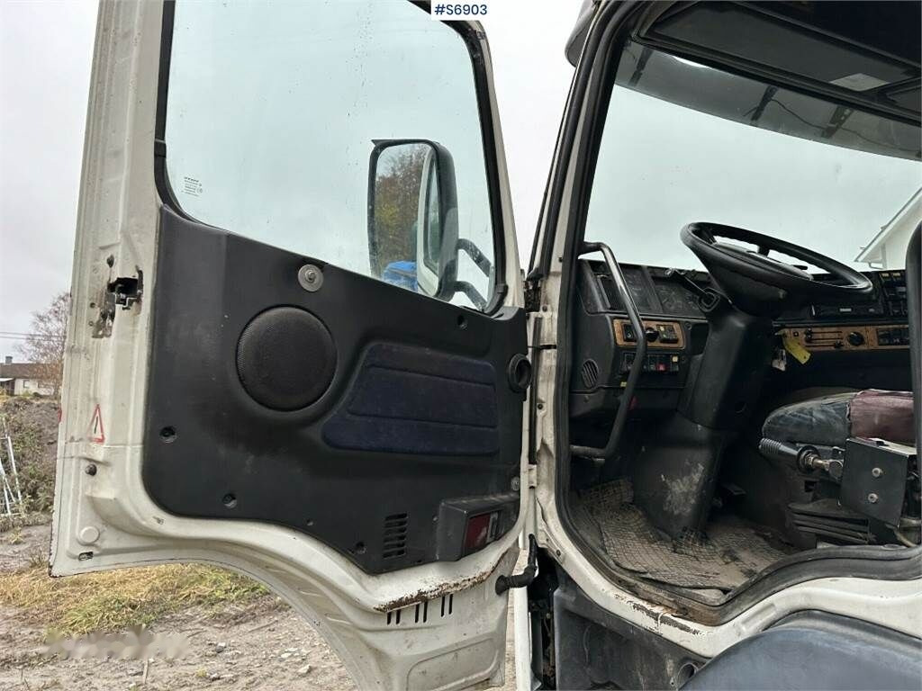 Caminhão polibenne Volvo FM12 Hook truck with flatbed: foto 24