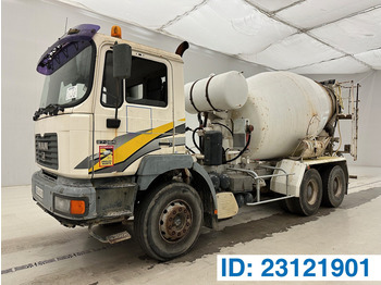 Caminhão betoneira MAN 33.364