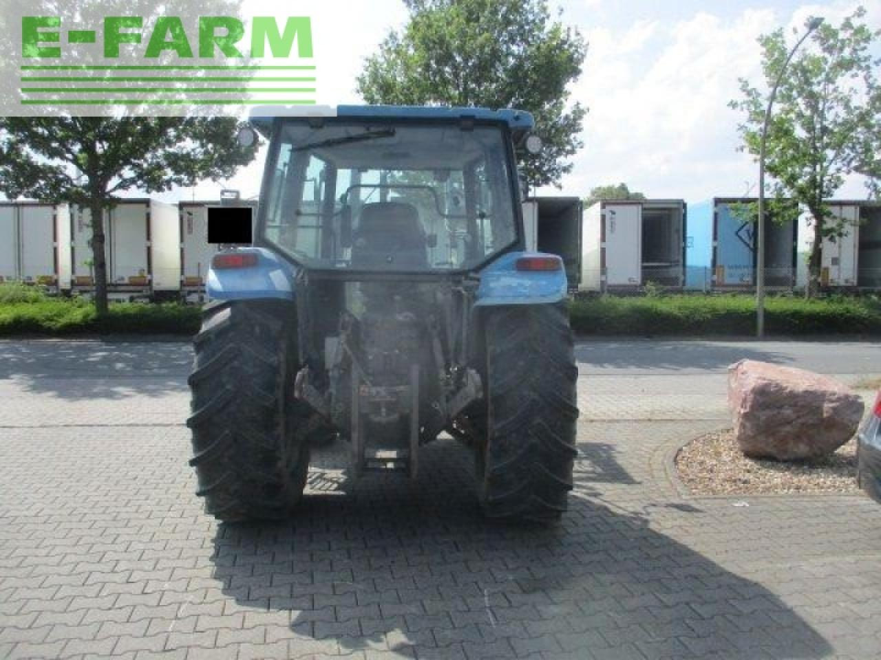 Trator New Holland 5635: foto 4