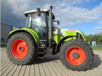Trator agrícola CLAAS ARION 640
