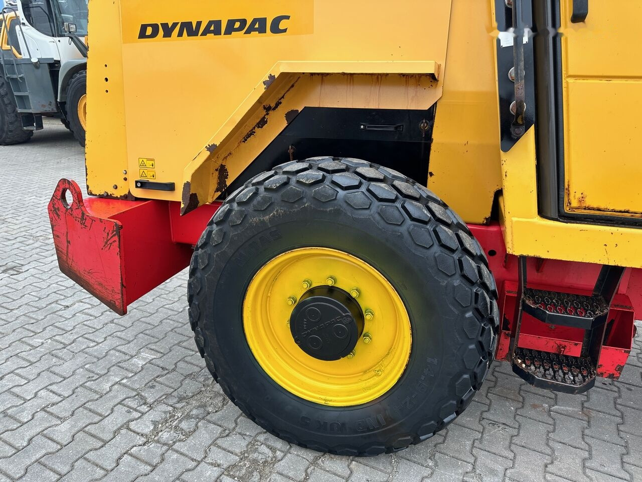 Compactador Dynapac CA 151 Walzenzug 6800 kg: foto 13