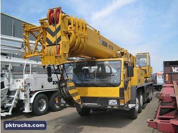 XCMG QY70K 8x4 crane truck - Guindaste móvel