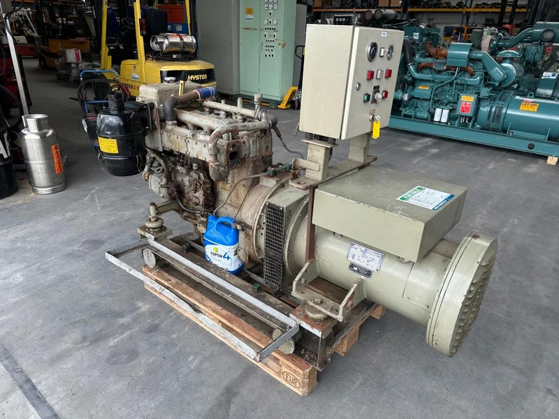 Gerador elétrico MWM D 226-4 AvK 35 kVA Marine generatorset: foto 10