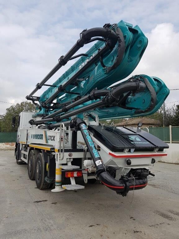 Mercedes-Benz 3342 P - Autobomba de betão: foto 4