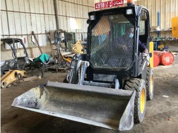 Mini carregadeira 2013 JCB 135