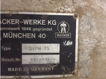 Reserviert • Gelöscht • 
                    Rüttelplatte Wacker DVPN 75 - Placas vibratórias: foto 3