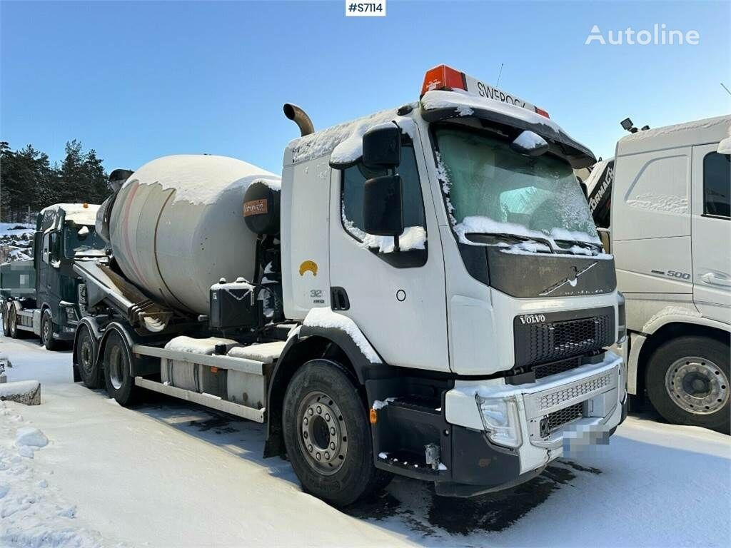 Caminhão betoneira Volvo FE 6x2. Concrete truck with chute: foto 3