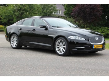 Jaguar XJ 3.0 Premium Luxury 1e eigenaar, Nieuwstaat! Zorgzaam onderhouden. - Automóvel