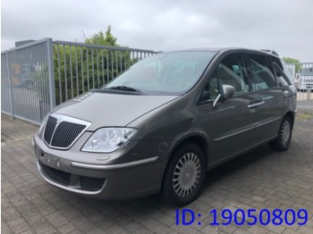 Automóvel Lancia Phedra VOLUME