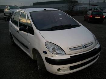 citroen MPV, fabr.CITROEN, type PICASSO, 2.0 HDI, eerste inschrijving 01-01-2006, km-stand 114.700, chassisnr VF7CHRHYB39999467, AIRCO, alle documenten aanwezig - Automóvel