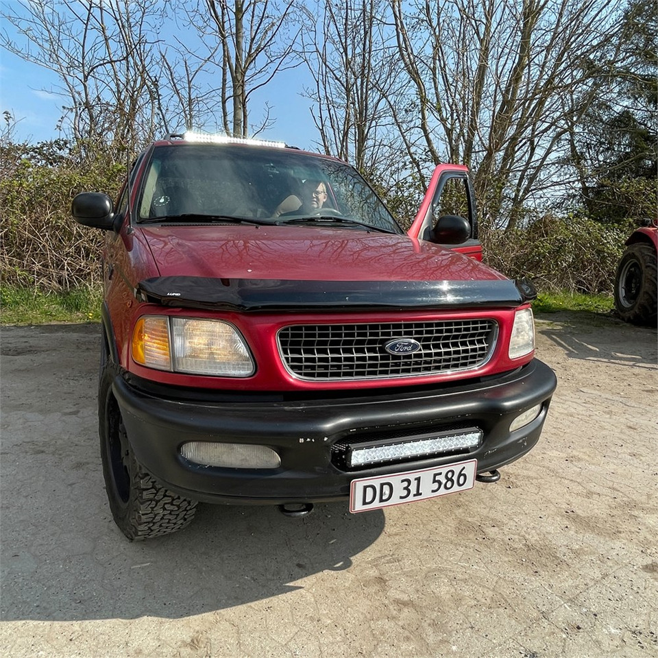 Automóvel Ford Expedition: foto 18