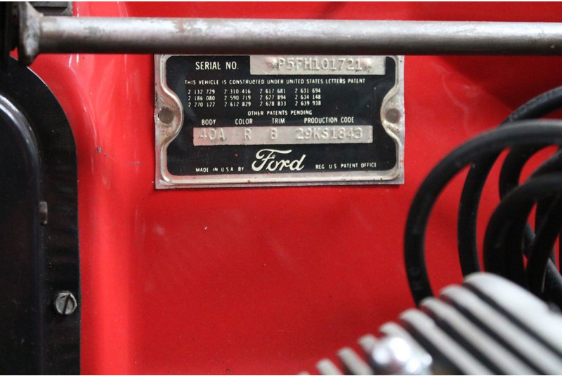 Automóvel Ford Thunderbird V8: foto 16