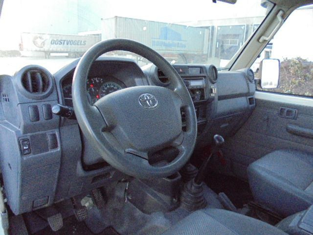 Automóvel Toyota Land Cruiser HZJ79L DKMRS 4X4 DOUBLE CAB PICKUP: foto 8