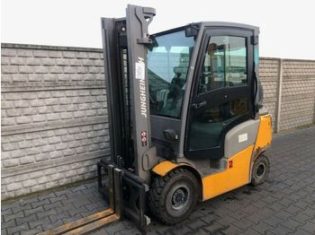 Empilhadeira de 4 rodas Jungheinrich TFG320