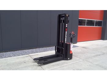 Stacker EP ES12-12ES 2700