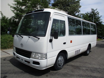 Micro-ônibus, Furgão de passageiros Toyota COASTER: foto 1