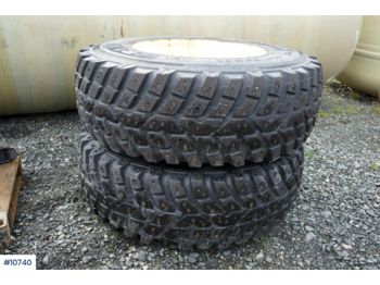 Jantes e pneus de Trator Nokian TRI2 Tractor tires on rims: foto 1