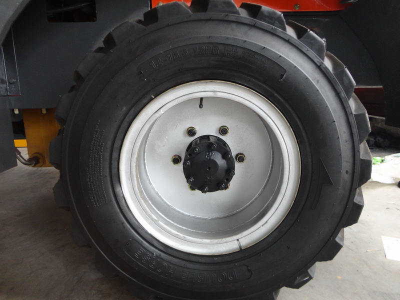 Pneu de Carregadeira de rodas nuevo QINGDAO PROMISING China Wheel Loader Tire 12-16.5-12PR: foto 2