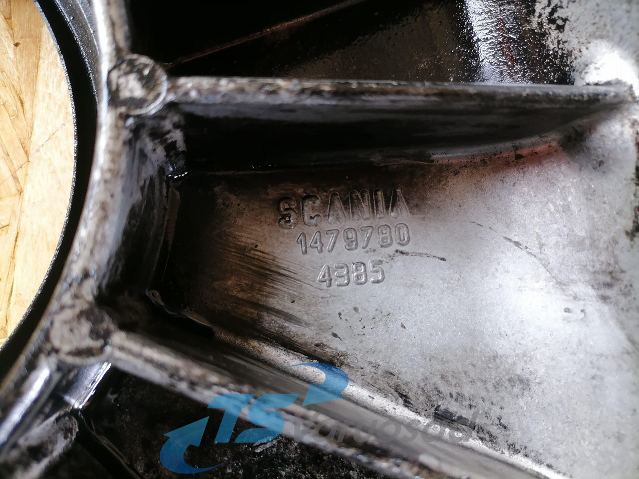 Motor e peças de Caminhão Scania Engine front cover 1479780: foto 3