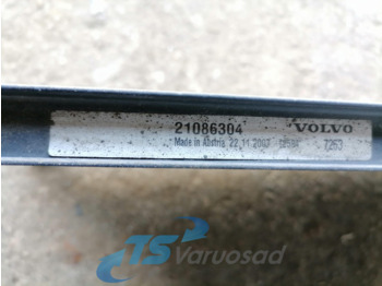 Aquecimento/ Ventilação de Caminhão Volvo A/C radiator 21086304: foto 3