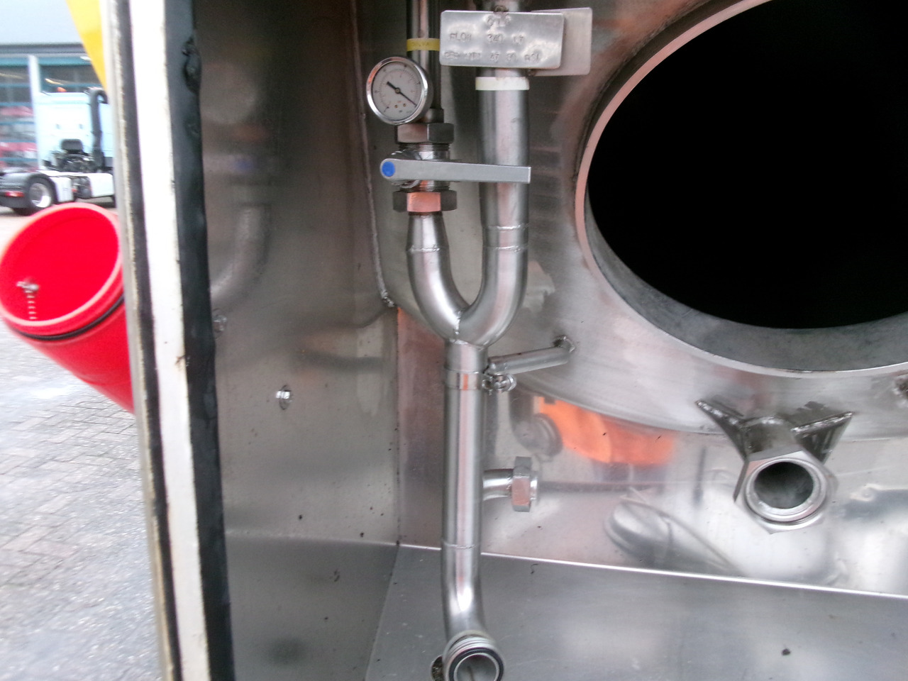 Semirreboque tanque para transporte de alimentos Clayton Food (beer) tank inox 30 m3 / 1 comp: foto 11