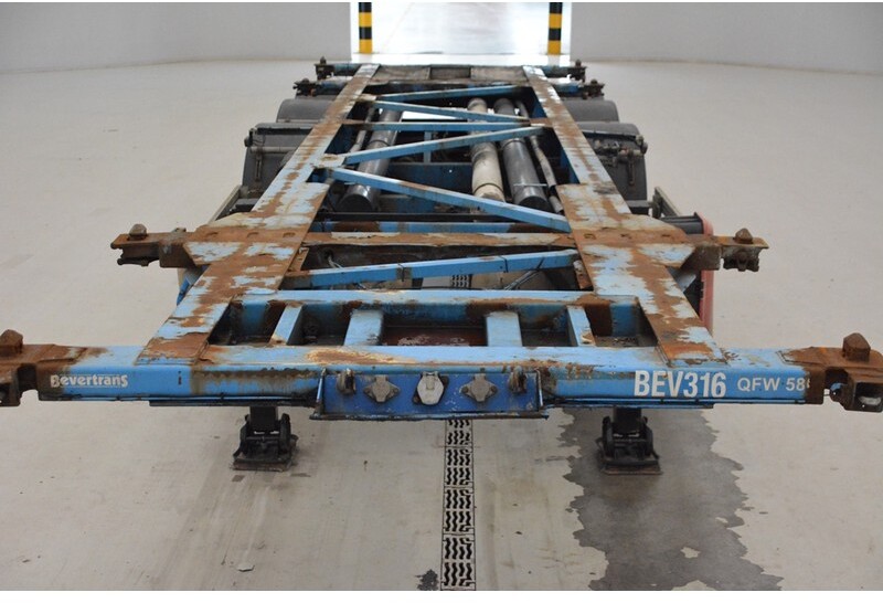 Semireboque transportador de contêineres/ Caixa móvel DESOT Skelet 20-30 ft: foto 2