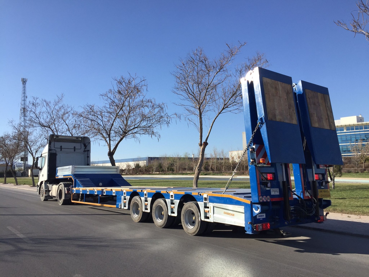 Locação de EMIRSAN Immediate Delivery From Stock - 3 Axle 60 Tons Capacity Lowbed EMIRSAN Immediate Delivery From Stock - 3 Axle 60 Tons Capacity Lowbed: foto 14