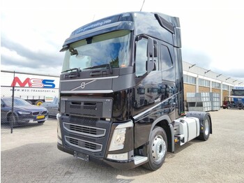 Tractor Volvo FH420 4x2 Globetrotter Euro6 - Double Tanks (T921): foto 1