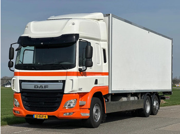 Caminhão furgão DAF CF 440