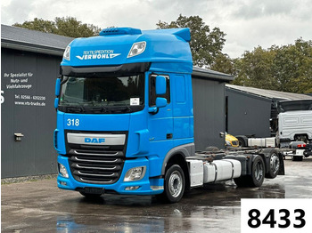 Caminhão transportador de contêineres/ Caixa móvel DAF XF 440