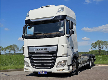 Caminhão transportador de contêineres/ Caixa móvel DAF XF 480