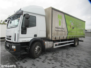 Caminhão com lona IVECO EuroCargo 180E