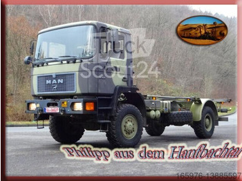 Caminhão transportador de contêineres/ Caixa móvel MAN