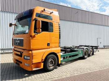 Caminhão transportador de contêineres/ Caixa móvel MAN TGA 26.440