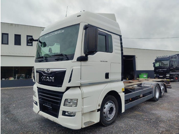 Caminhão transportador de contêineres/ Caixa móvel MAN TGX 26.460
