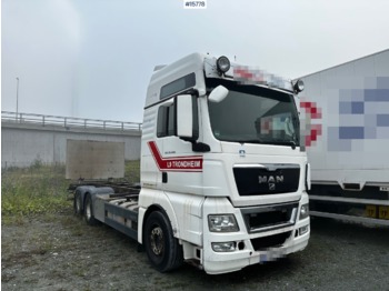 Caminhão transportador de contêineres/ Caixa móvel MAN TGX 26.480