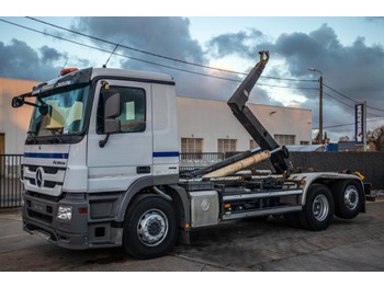 Caminhão transportador de contêineres/ Caixa móvel MERCEDES-BENZ Actros 2646