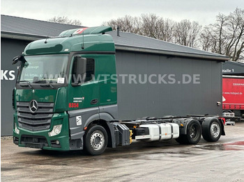 Caminhão transportador de contêineres/ Caixa móvel MERCEDES-BENZ Actros 2536