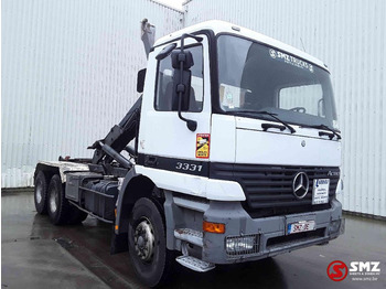Caminhão transportador de contêineres/ Caixa móvel MERCEDES-BENZ Actros 3331