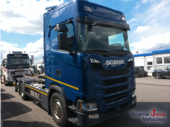 Caminhão transportador de contêineres/ Caixa móvel SCANIA S 450