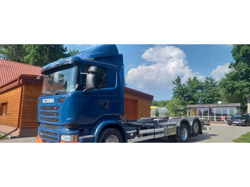Caminhão transportador de contêineres/ Caixa móvel SCANIA R 490